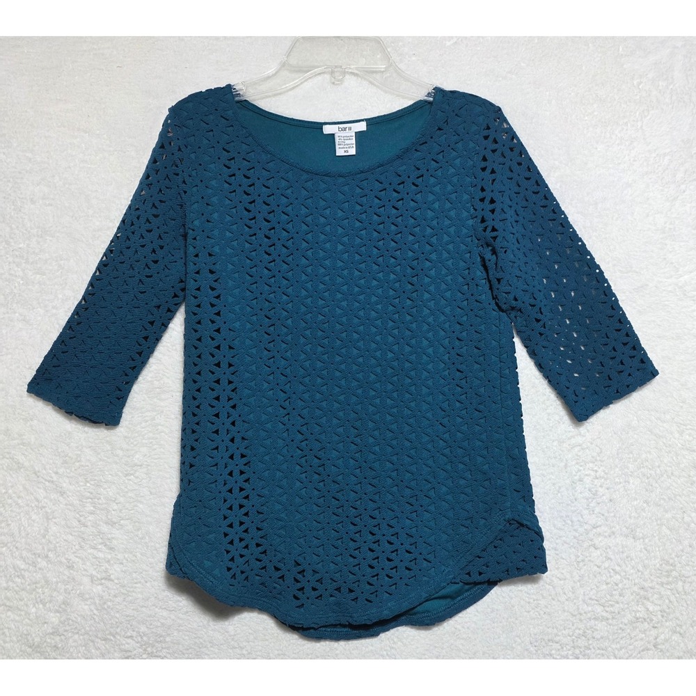 Bar III Teal Laser Cut Geometric 3/4 Sleeve Blouse XS Curved Hem Made in USA